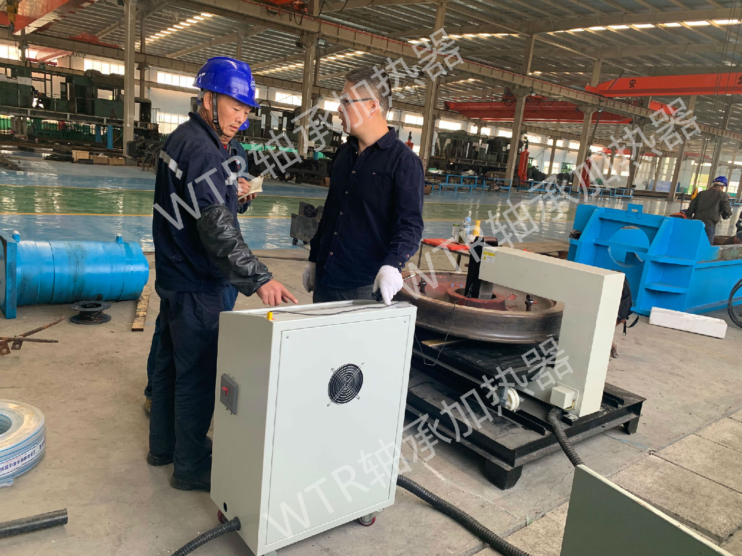 轴承加热器.jpg 轴承加热器.jpg